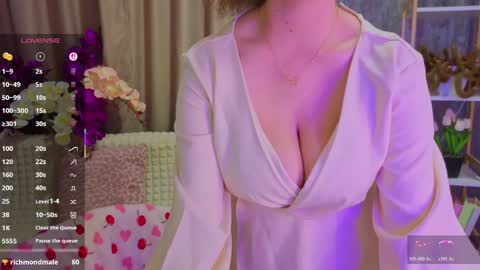 Snapshot of luisa_rosee chatting on 05-13-26, 07:22 Luisa Rosee online show from 05-13-26, 07:22