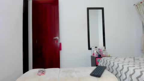   Luisa Fernanda  online show from 11-19-25, 03:50