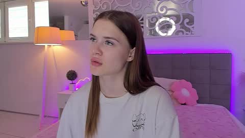 LuisaClover online show from 06-06-26, 12:21