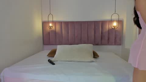 L U I S A online show from 01-25-25, 08:10