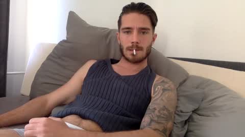 Snapshot of luisbadx chatting on 01-11-25, 10:19 Luis Badx online show from 01-11-25, 10:19