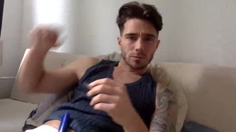 Snapshot of luisbadx chatting on 02-23-25, 11:11 Luis Badx online show from 02-23-25, 11:11