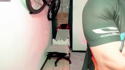 Snapshot of luisfernikesportboy chatting on 07-24-26, 11:25 Luis Fer PVT IS OPEN online show from 07-24-26, 11:25