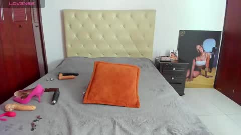 Luissa online show from 04-18-26, 01:04