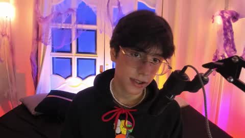 luixdust1 online show from 10-10-25, 06:12