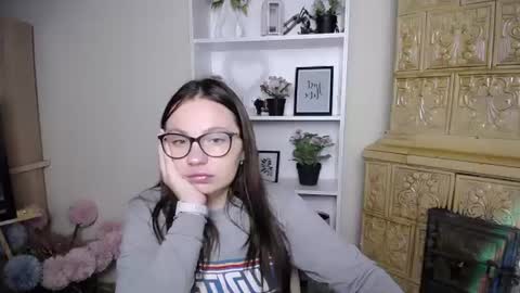 Snapshot of luizaheems_ chatting on 06-15-26, 06:15 Luiza online show from 06-15-26, 06:15