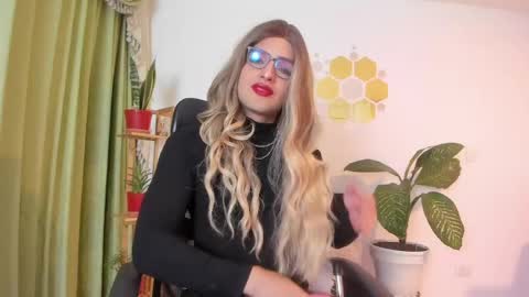 Luka Castillo online show from 05-15-26, 03:46