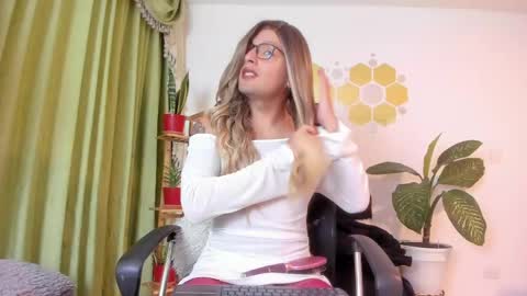Luka Castillo online show from 05-18-26, 03:46