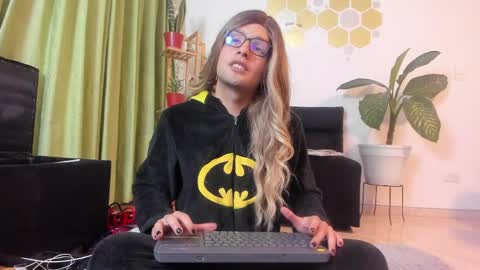 Luka Castillo online show from 05-19-26, 03:24