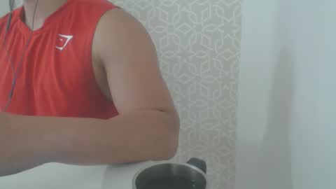 Snapshot of lukafitness chatting on 11-27-25, 06:43 lukafitness online show from 11-27-25, 06:43