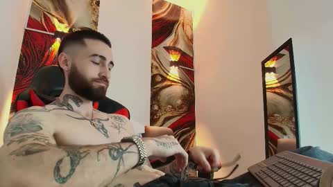 LUKE online show from 10-10-25, 01:32