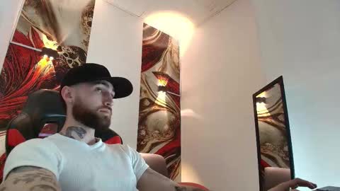 Snapshot of luke_davis01 chatting on 02-02-26, 01:21 LUKE online show from 02-02-26, 01:21