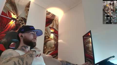 Snapshot of luke_davis01 chatting on 02-06-26, 01:14 LUKE online show from 02-06-26, 01:14