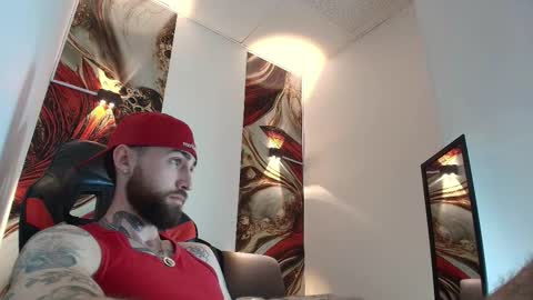 Snapshot of luke_davis01 chatting on 02-13-26, 01:18 LUKE online show from 02-13-26, 01:18