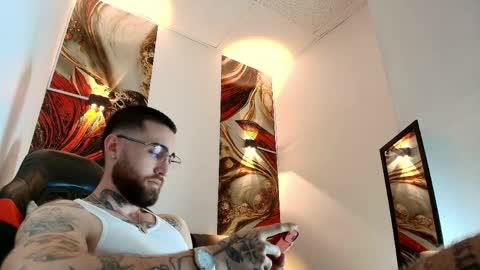 LUKE online show from 04-06-26, 01:01