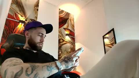 LUKE online show from 04-23-26, 01:13