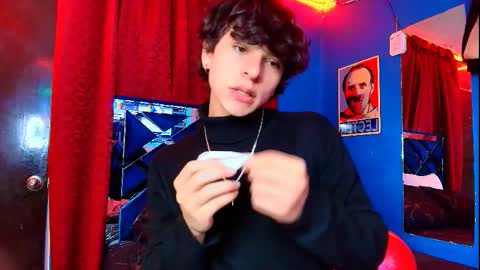 Snapshot of luke_howland chatting on 01-06-26, 02:04 Luke online show from 01-06-26, 02:04