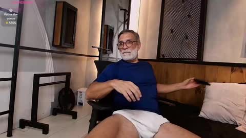 Snapshot of lukecrews chatting on 01-30-25, 07:15 Luke Crews online show from 01-30-25, 07:15