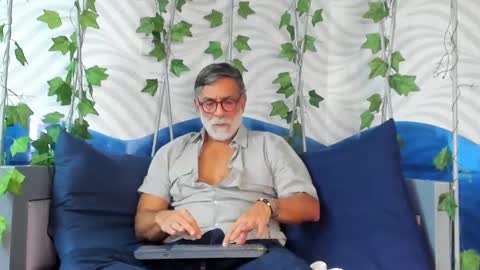 Snapshot of lukecrews chatting on 03-03-25, 06:55 Luke Crews online show from 03-03-25, 06:55