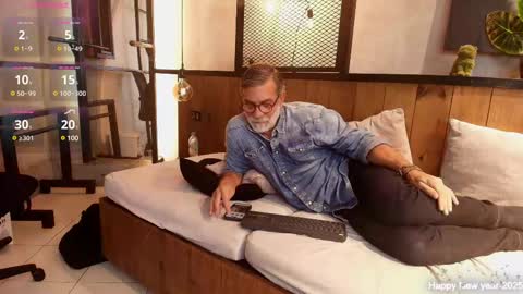 Snapshot of lukecrews chatting on 03-06-25, 03:24 Luke Crews online show from 03-06-25, 03:24