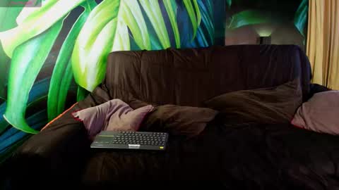 Snapshot of lukecrews chatting on 09-20-25, 07:26 Luke Crews online show from 09-20-25, 07:26