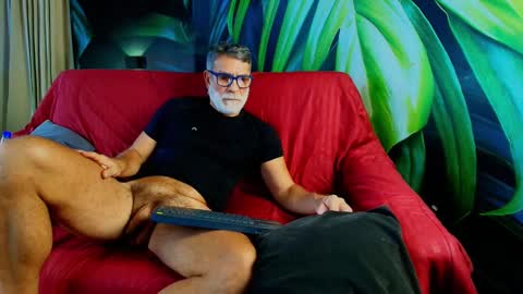 Snapshot of lukecrews chatting on 09-30-25, 07:41 Luke Crews online show from 09-30-25, 07:41