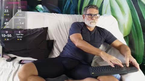 Snapshot of lukecrews chatting on 01-14-26, 06:46 Luke Crews online show from 01-14-26, 06:46