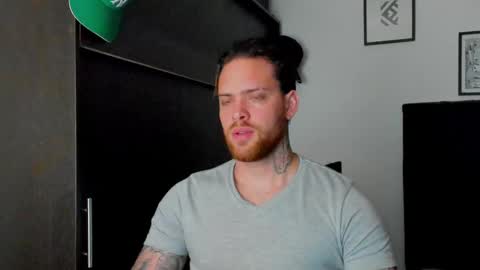 Snapshot of lukeglanton17 chatting on 02-25-25, 10:58 Luke online show from 02-25-25, 10:58