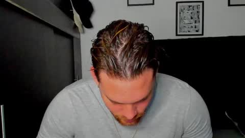 Snapshot of lukeglanton17 chatting on 02-28-25, 01:37 Luke online show from 02-28-25, 01:37