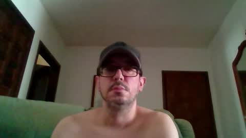 Snapshot of lukz88bigcock chatting on 12-20-24, 01:11 Luke online show from 12-20-24, 01:11