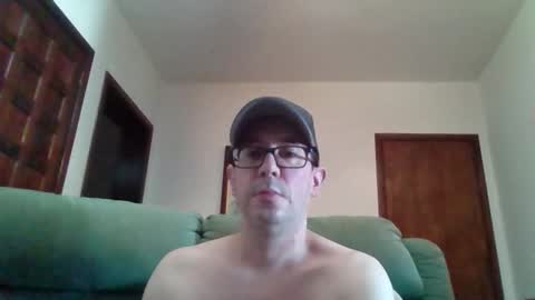 Snapshot of lukz88bigcock chatting on 01-18-25, 08:51 Luke online show from 01-18-25, 08:51