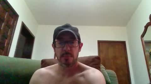 Snapshot of lukz88bigcock chatting on 10-16-25, 01:17 Luke online show from 10-16-25, 01:17