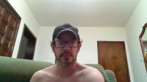 Snapshot of lukz88bigcock chatting on 04-08-26, 11:16 Luke online show from 04-08-26, 11:16
