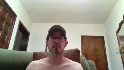 Snapshot of lukz88bigcock chatting on 05-22-26, 10:48 Luke online show from 05-22-26, 10:48