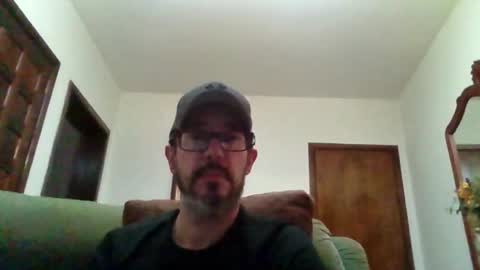 Snapshot of lukz88bigcock chatting on 06-18-26, 01:17 Luke online show from 06-18-26, 01:17