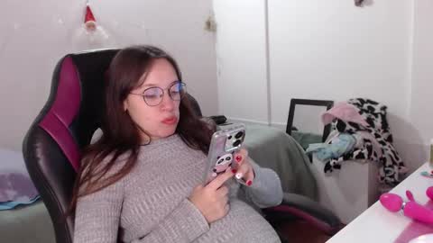 Snapshot of lula_05 chatting on 12-30-24, 03:36 Vicky online show from 12-30-24, 03:36