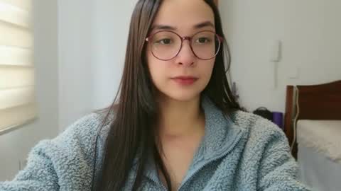 Luli online show from 06-19-26, 01:04