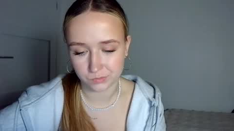 Snapshot of lulu_baby1 chatting on 04-27-26, 06:06 Lulu Baby18 online show from 04-27-26, 06:06