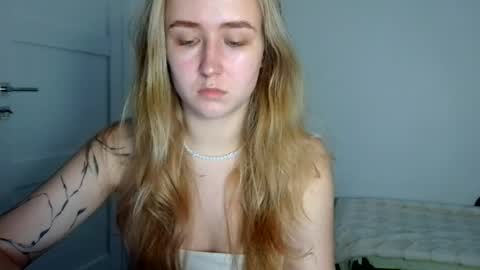 Snapshot of lulu_baby1 chatting on 06-14-26, 10:17 Lulu Baby18 online show from 06-14-26, 10:17