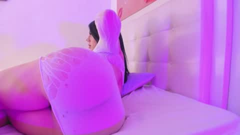 BRENDA TATIANA online show from 11-19-25, 07:47