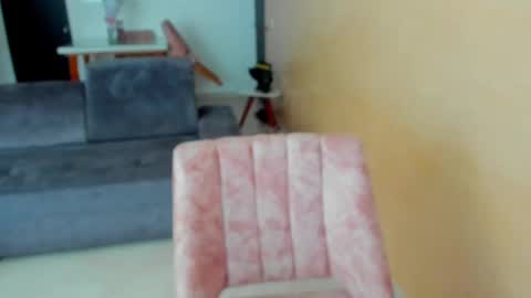 Snapshot of lulu_lopez chatting on 09-14-25, 05:23 Lau  online show from 09-14-25, 05:23