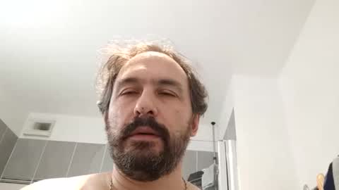 Snapshot of luluberlu042 chatting on 01-26-25, 06:49 Ludo online show from 01-26-25, 06:49