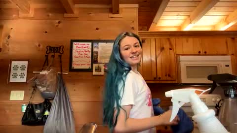 Connie online show from 12-21-25, 02:46