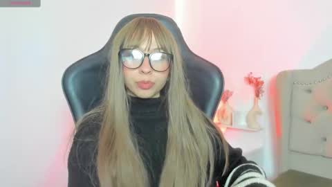 luluuberry online show from 11-17-25, 02:34