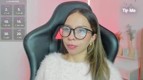 luluuberry online show from 11-30-25, 02:10