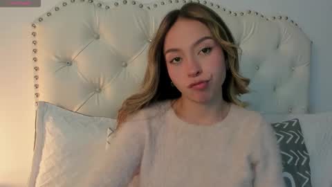 Snapshot of luluuberry chatting on 03-21-26, 06:33 luluuberry online show from 03-21-26, 06:33