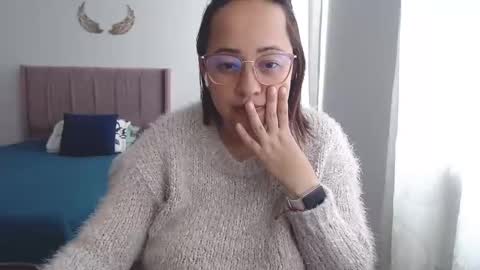 LUMI     online show from 01-11-25, 04:25