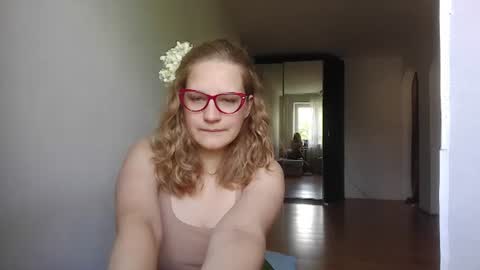 Snapshot of lumi_bloom chatting on 07-26-26, 08:32 Lumi online show from 07-26-26, 08:32