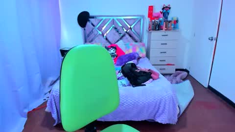 luna_analya online show from 11-24-25, 07:02