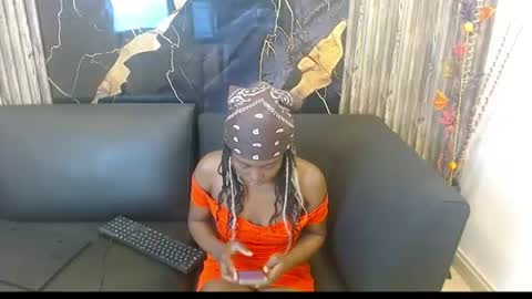 Snapshot of luna_bella882689 chatting on 06-19-26, 06:01 luna_bella882689 online show from 06-19-26, 06:01